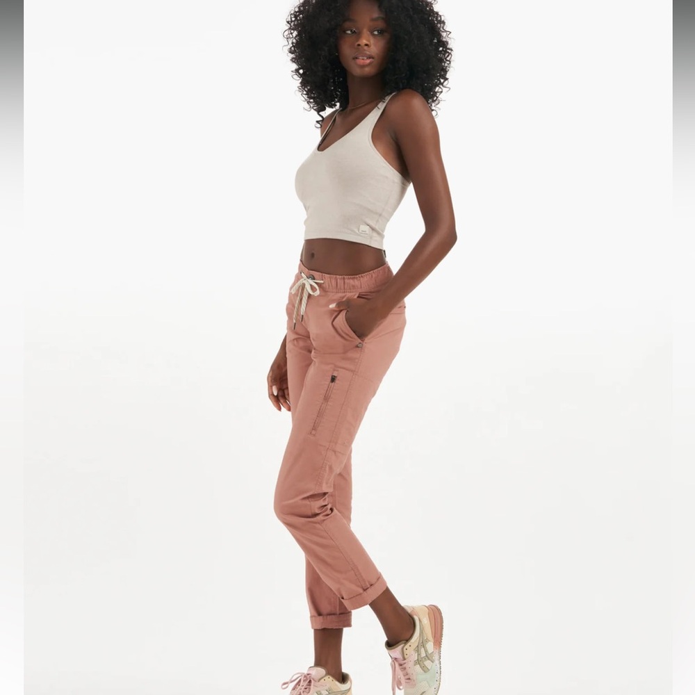 LAST CHANCE | Vuori Ripstop Pants in Light Terracotta - Picture 3 of 7